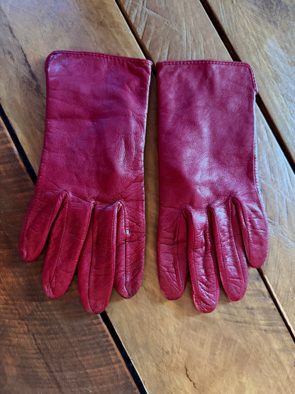 Leather gloves
