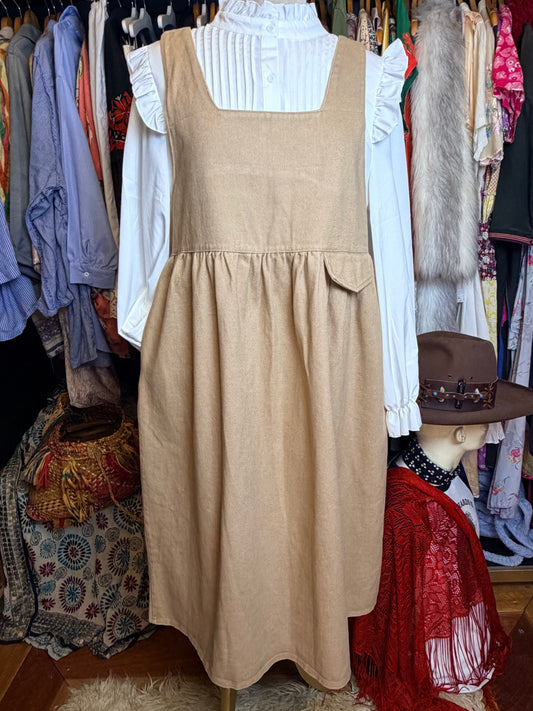 Pinafore dress