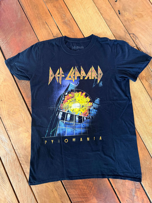 Def Leppard Band T-shirt