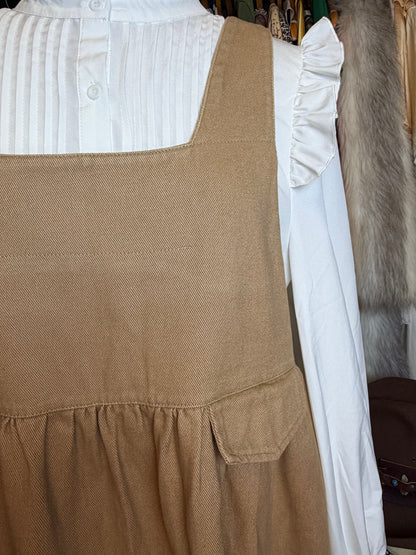 Pinafore dress